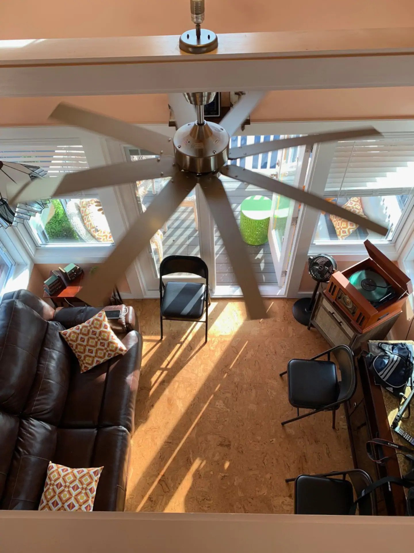 Bedroom aboard The Famous Houseboat